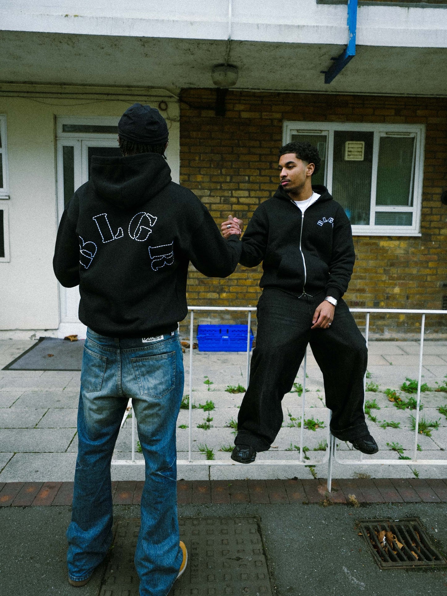 BLGR THREADS ZIP-HOODIE [BLACK]