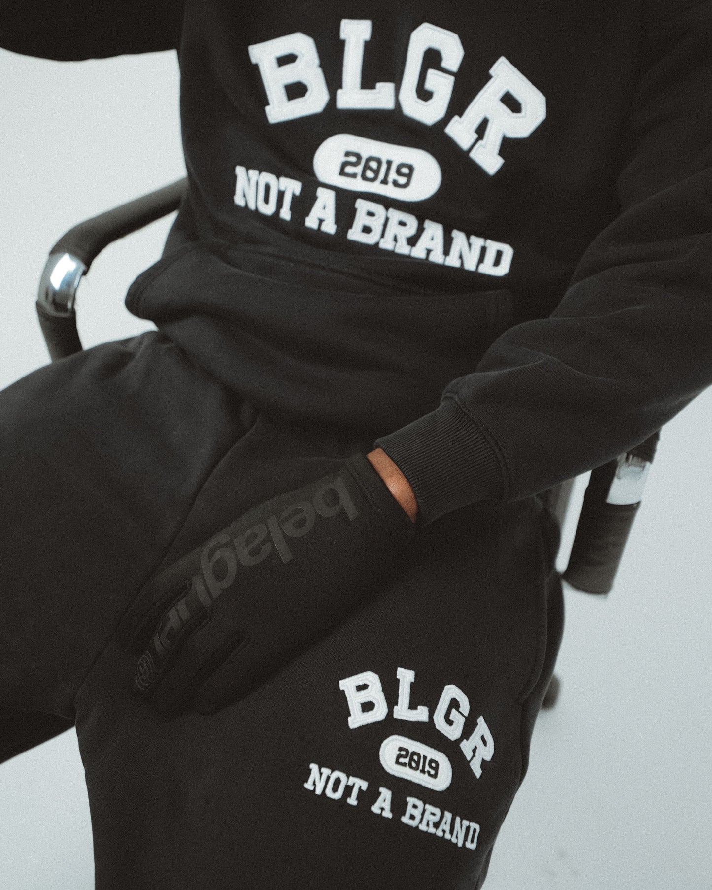 BELAGUER GLOVES [BLACK]